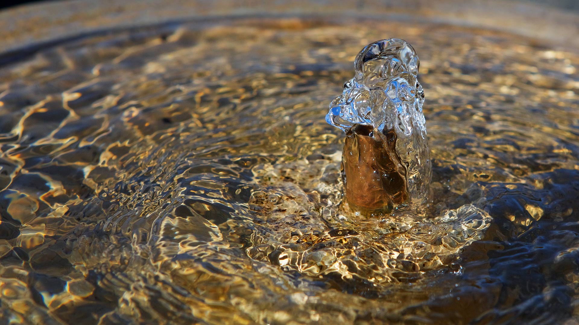 Bubbler with water ripples in Winchester, TN.