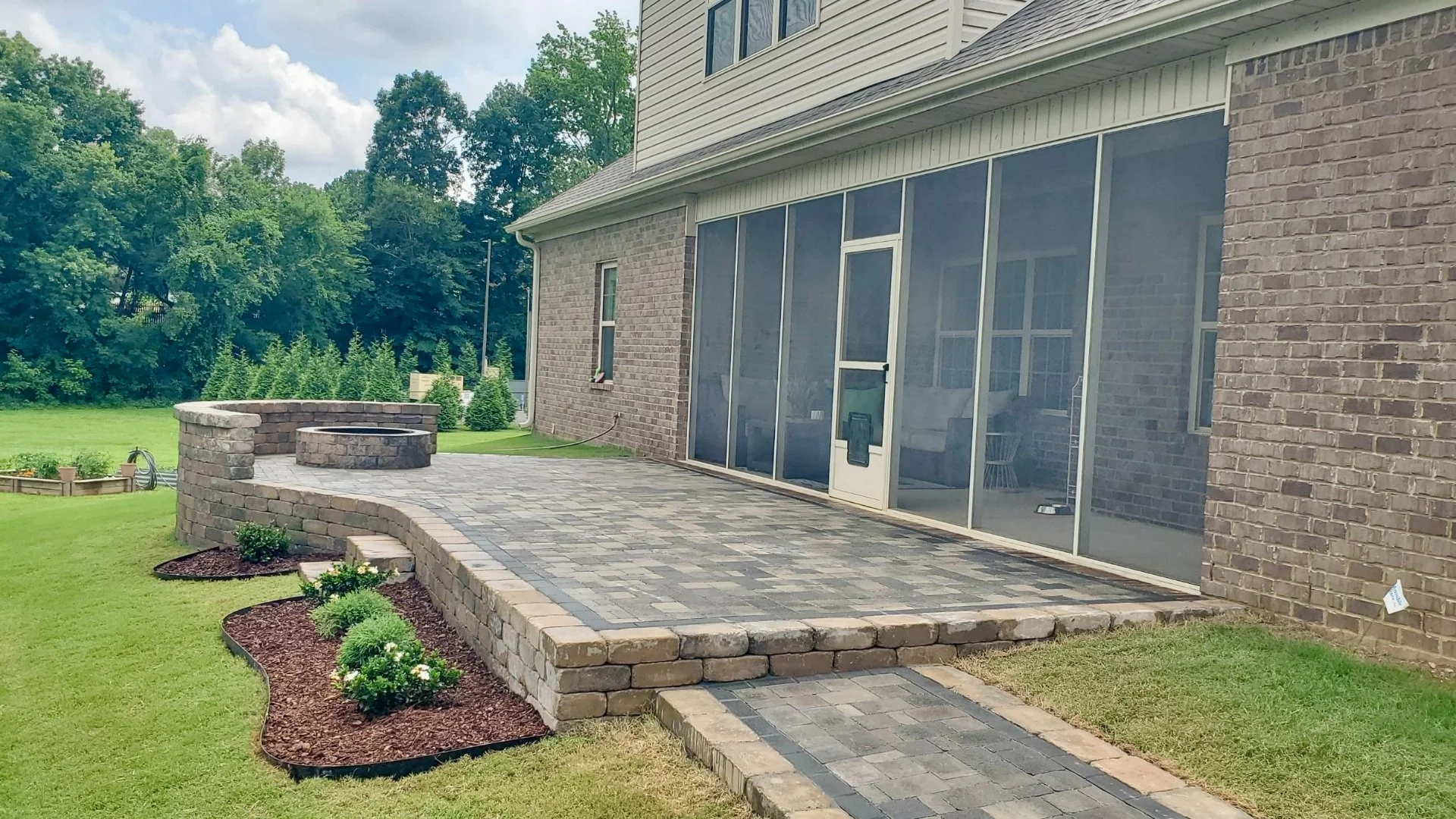 Should You Use Concrete Pavers or Poured Concrete to Build Your Patio?
